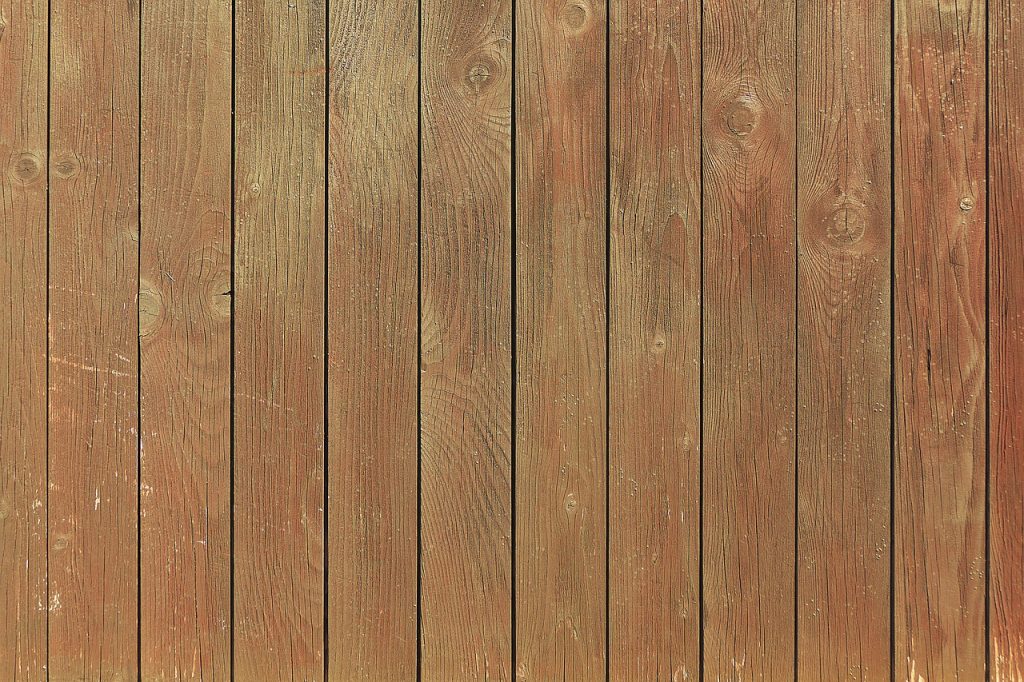 Comment couvrir un mur du bois ?